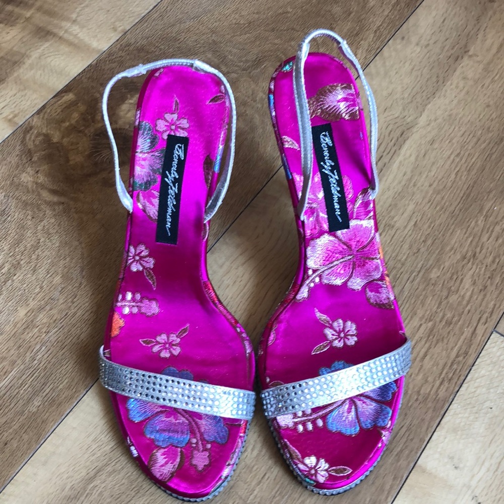 Beverly Feldman jetaime fuchsia bedazzled heels 8